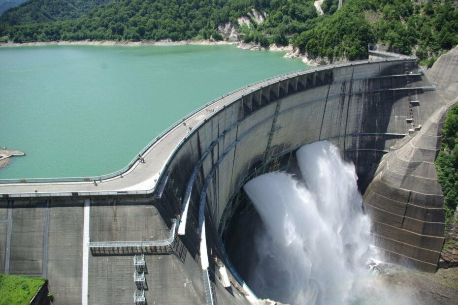 Stausee und Damm