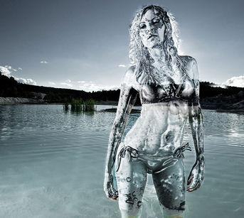 Frau im Wasser
